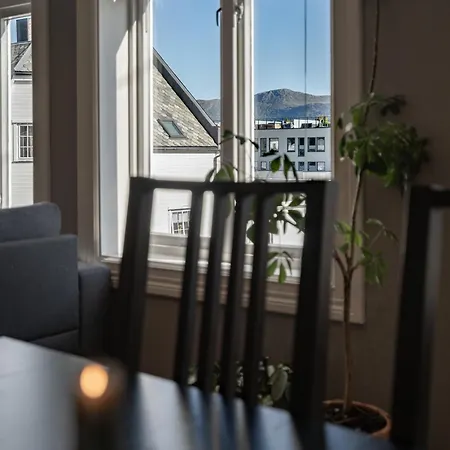 Sunny Apartment In Alesund City Exterior photo