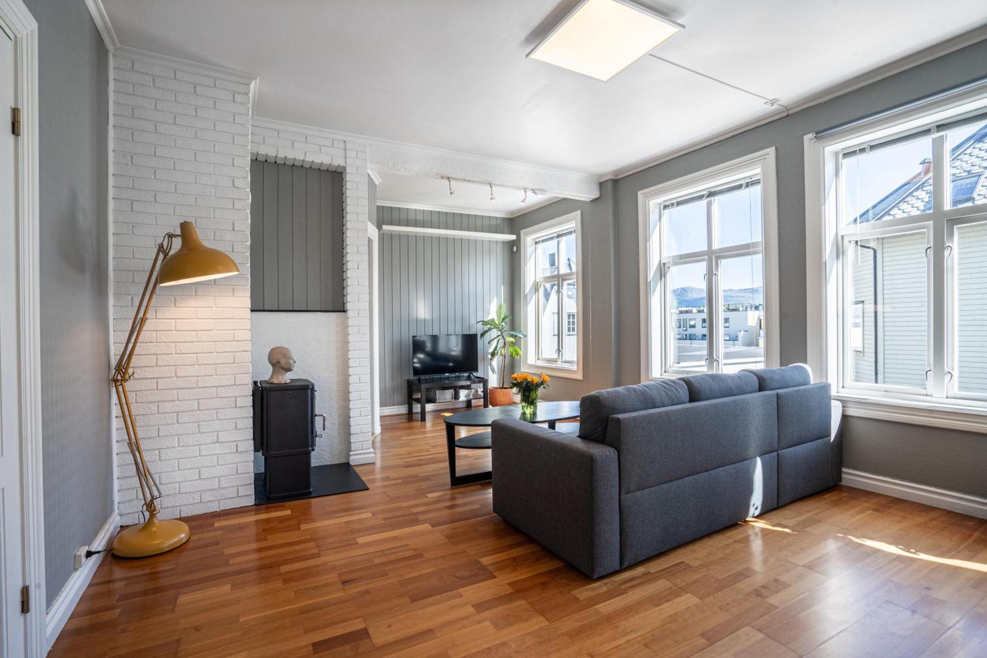 Apartment Sunny In *