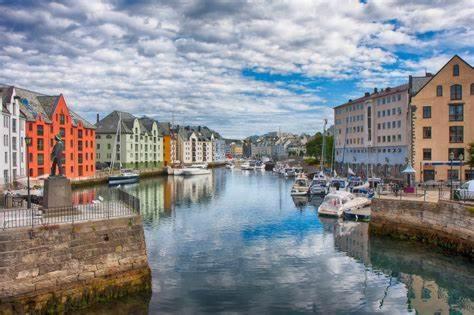 Apartment Sunny In Alesund